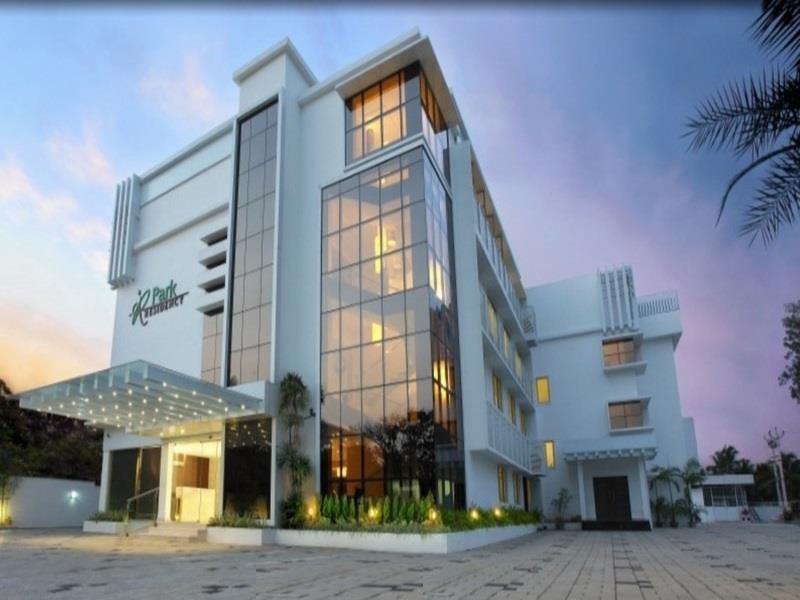 Park Residency Adoor Hotel Adur Exterior foto