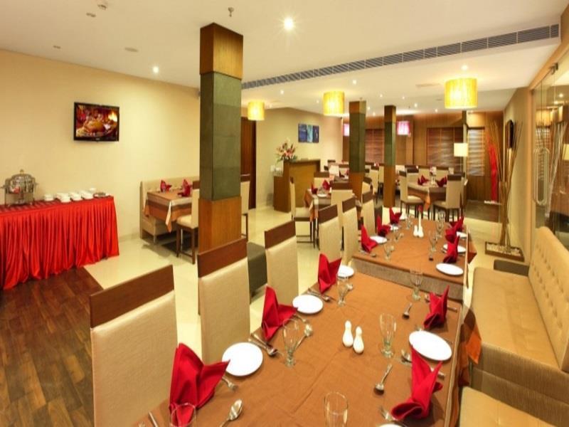 Park Residency Adoor Hotel Adur Exterior foto