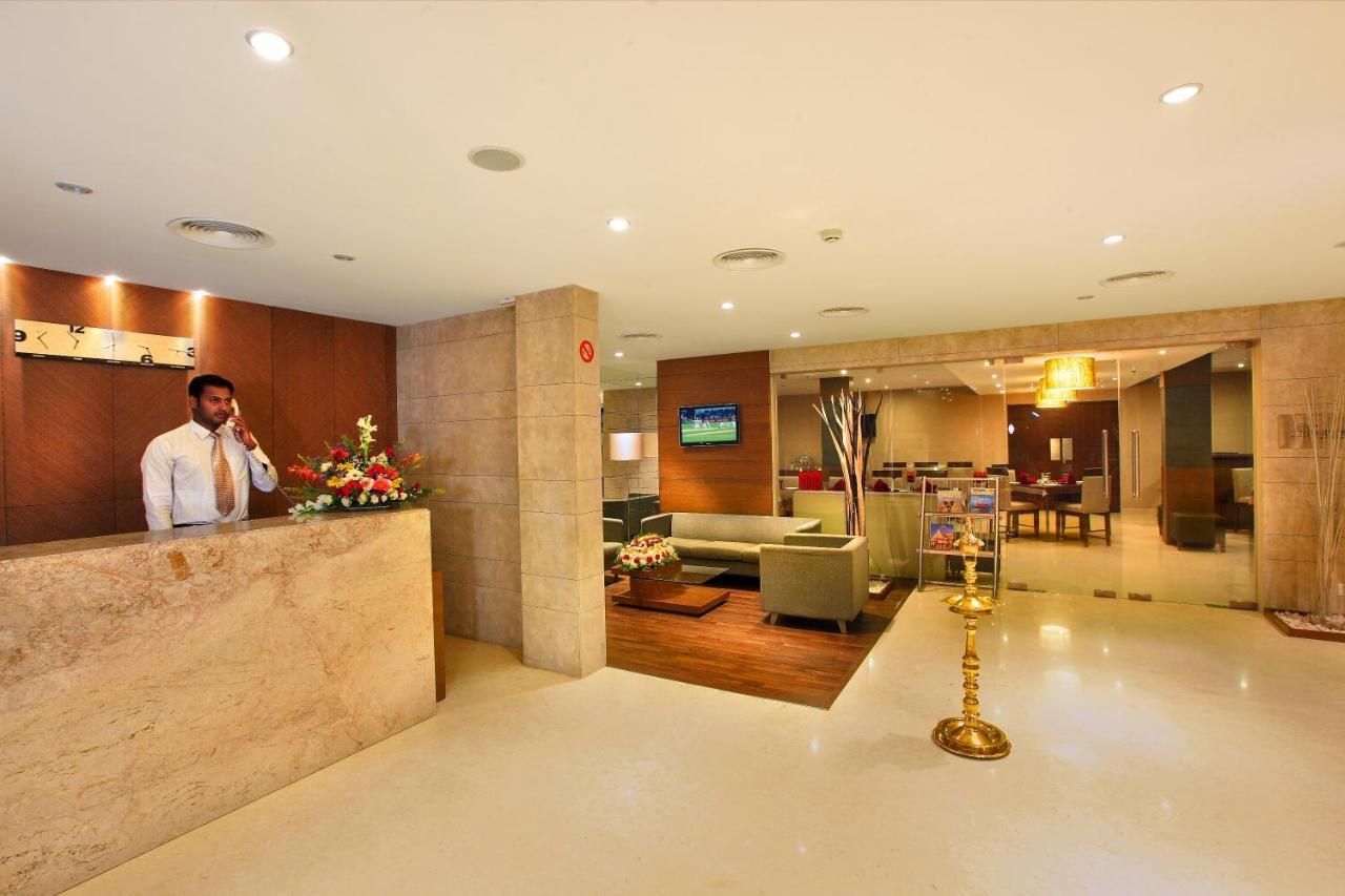 Park Residency Adoor Hotel Adur Exterior foto